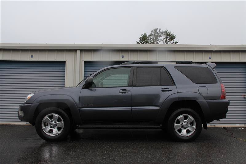 Used 2005 Toyota 4Runner SR5 AWD/4WD image 9