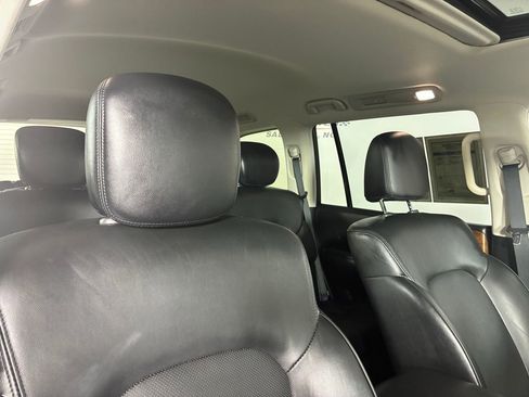 Used 2024 Nissan Armada SL w/ Captain's Chairs Package image 37