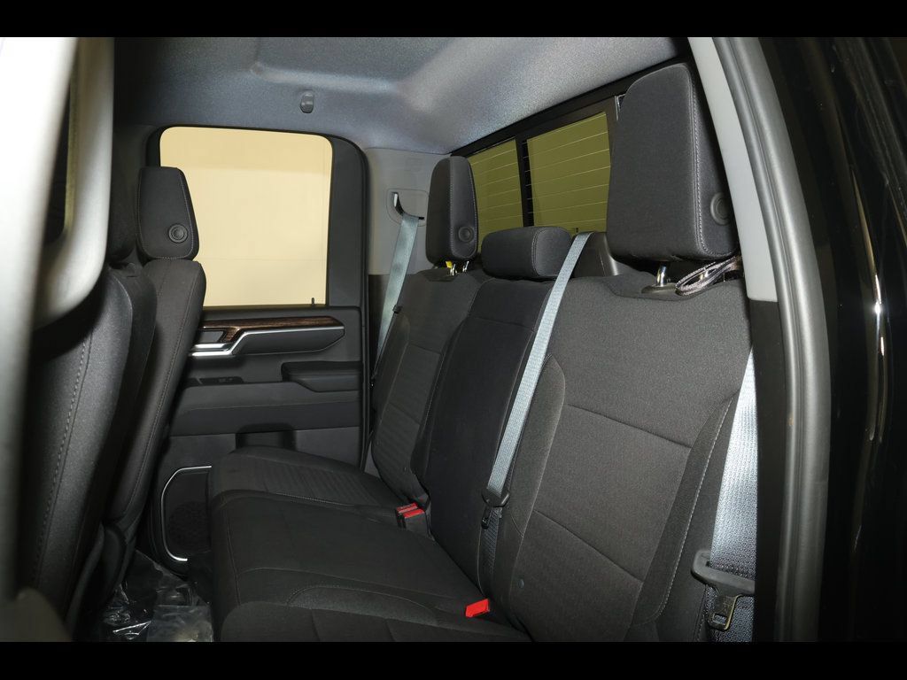 Used 2024 GMC Sierra 2500 SLE w/ SLE Value Package; AWD/4WD image 32