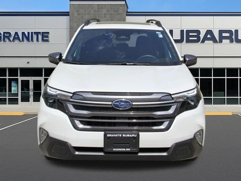 Certified 2025 Subaru Forester Premium AWD/4WD image 5
