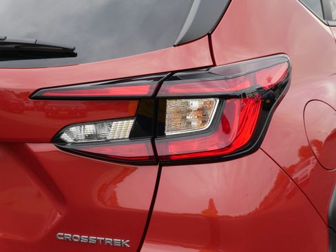 Used 2025 Subaru Crosstrek 2.5i Premium AWD/4WD image 17