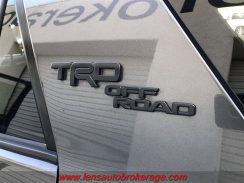Used 2019 Toyota 4Runner TRD Off-Road Premium AWD/4WD image 2