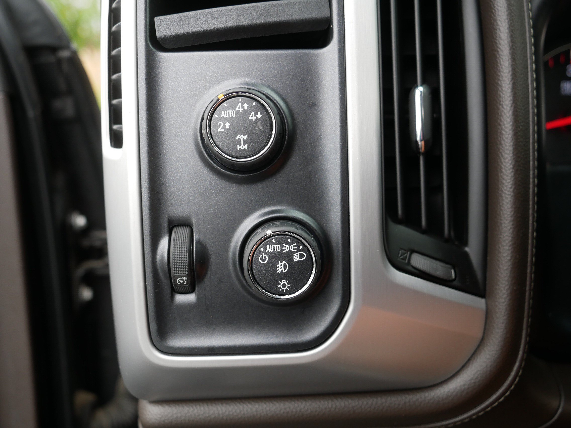 Used 2014 GMC Sierra 1500 SLT w/ SLT Preferred Package AWD/4WD image 22