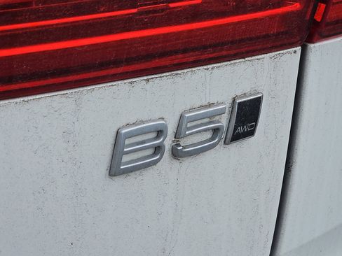 Used 2024 Volvo XC60 B5 Plus w/ Protection Package Premier image 9