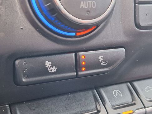 Used 2019 Chevrolet Silverado 1500 LT w/ Texas Edition image 21