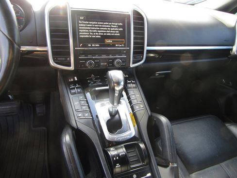 Used 2014 Porsche Cayenne image 10