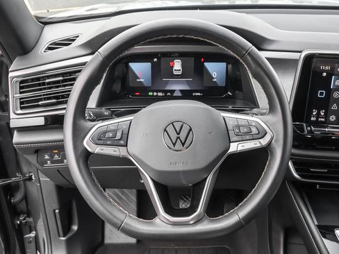 Certified 2024 Volkswagen Atlas Cross Sport SE image 18