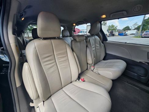 Used 2014 Toyota Sienna XLE FWD image 78