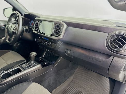 Certified 2023 Toyota Tacoma TRD Off-Road image 26