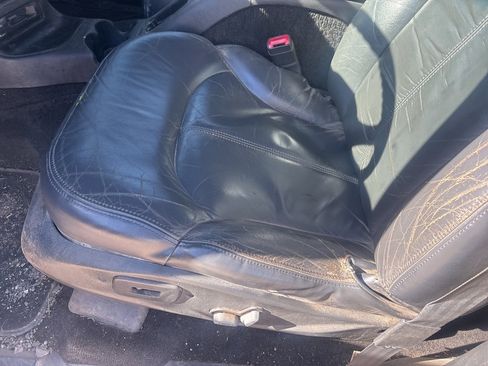 Used 2001 Chevrolet Blazer LT w/ Preferred Equipment Group image 9