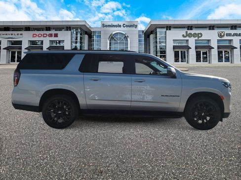 Used 2021 Chevrolet Suburban RST image 9