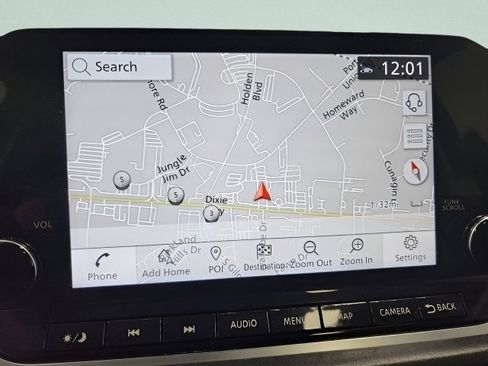 Used 2023 Nissan Rogue Platinum w/ Platinum Premium Package image 3