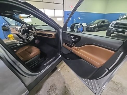 Used 2023 Lincoln Aviator Reserve w/ Equipment Group 201A image 20