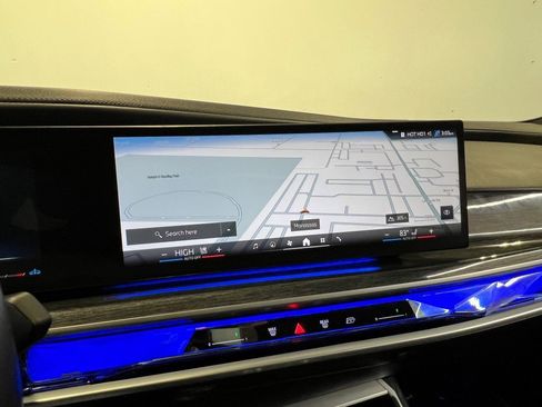 Used 2024 BMW 740i image 39