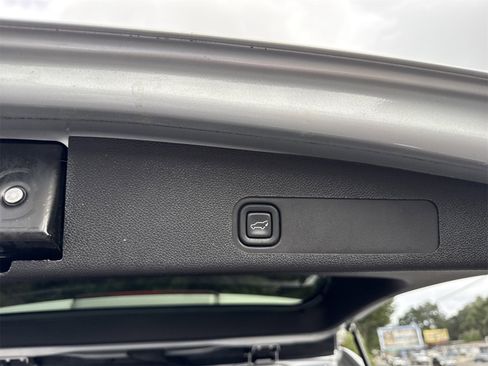 Used 2012 Chevrolet Suburban LT w/ Luxury Package image 28