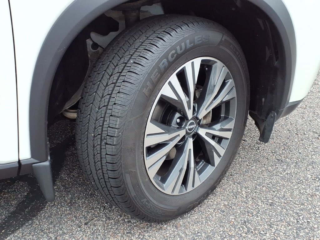Certified 2023 Nissan Rogue SV w/ SV Premium B Package AWD/4WD image 8