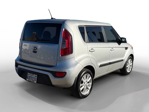 Used 2013 Kia Soul + image 5