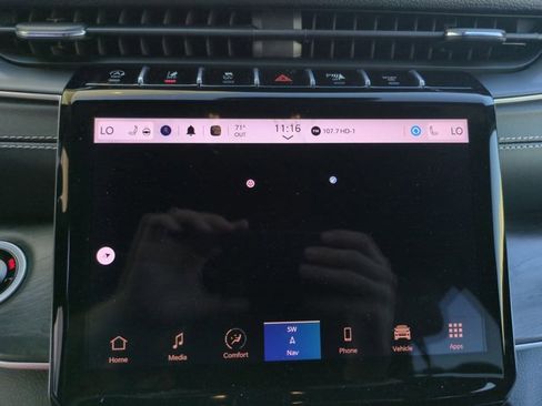 Used 2024 Jeep Grand Cherokee Limited w/ Black Appearance Package image 13