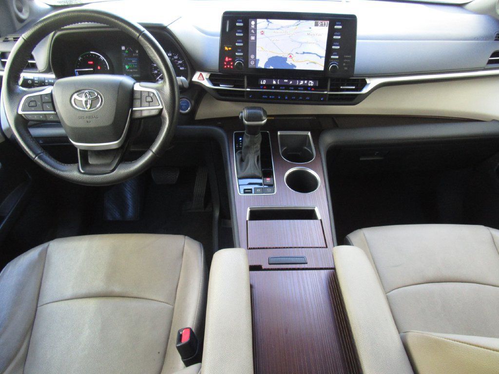 Certified 2023 Toyota Sienna XLE w/ XLE Plus Package AWD/4WD image 34