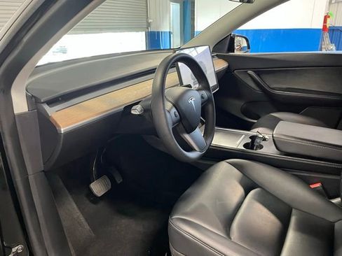 Used 2022 Tesla Model Y Long Range AWD/4WD image 22