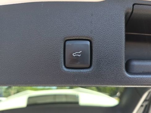 Used 2024 Ford Escape ST-Line w/ Tech Pack #1 AWD/4WD image 28