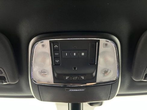 Used 2019 Jeep Grand Cherokee Altitude AWD/4WD image 37
