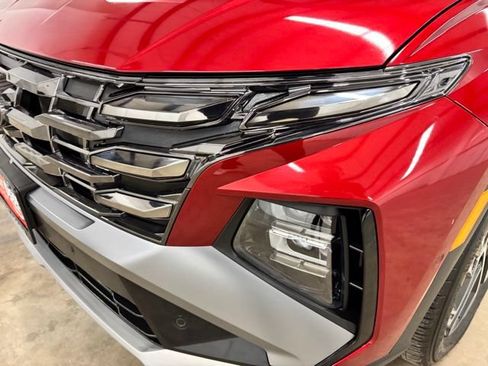 Certified 2025 Hyundai Tucson Limited FWD image 8