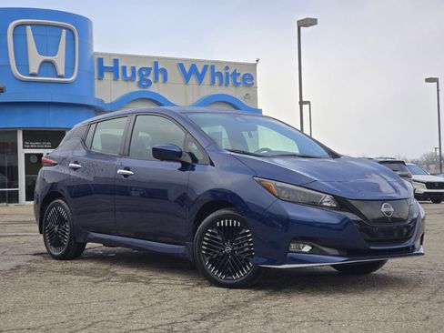 Used 2024 Nissan Leaf SV Plus image 2