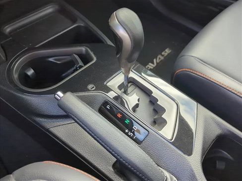 Used 2016 Toyota RAV4 SE image 18