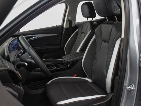 Used 2025 Buick Envision Sport Touring AWD/4WD image 19