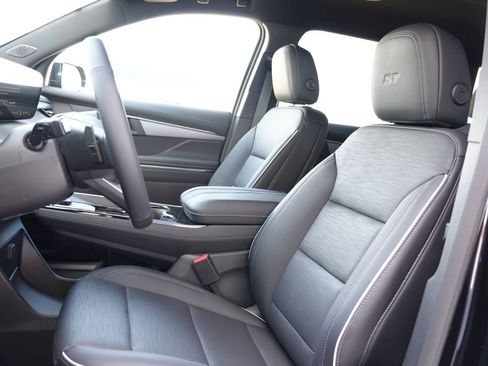 Used 2026 Buick Enclave Sport Touring image 17