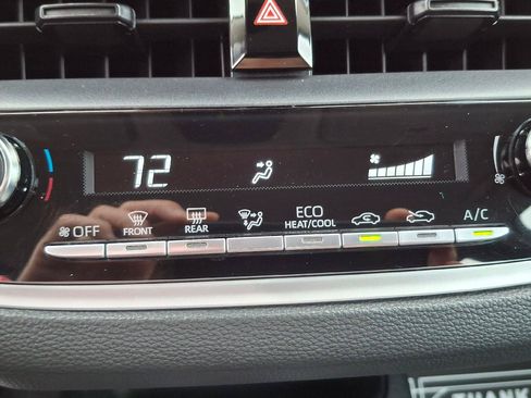 Used 2023 Toyota Corolla LE FWD image 18