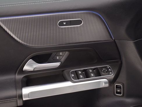 Certified 2022 Mercedes-Benz GLB 250 image 21