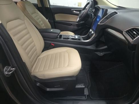 Used 2024 Ford Edge SEL w/ Convenience Package AWD/4WD image 3