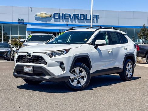 Used 2021 Toyota RAV4 XLE FWD image 1