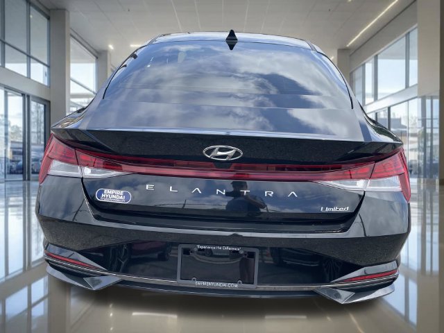 Used 2023 Hyundai Elantra Limited w/ Cargo Package FWD image 4