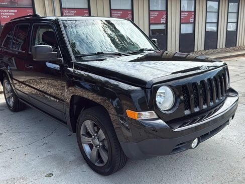 Used 2015 Jeep Patriot High Altitude AWD/4WD image 3