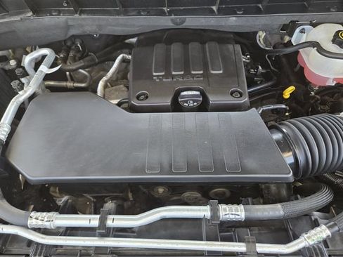 Used 2023 Chevrolet Silverado 1500 LT AWD/4WD image 30
