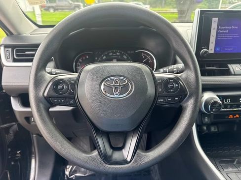 Used 2024 Toyota RAV4 XLE FWD image 28