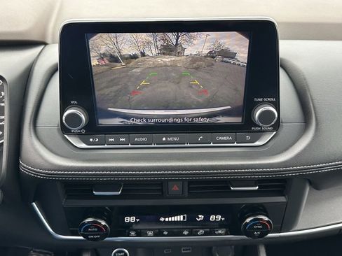 Certified 2023 Nissan Rogue SV image 33