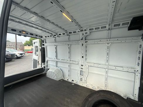 Used 2023 RAM ProMaster 2500 FWD image 13