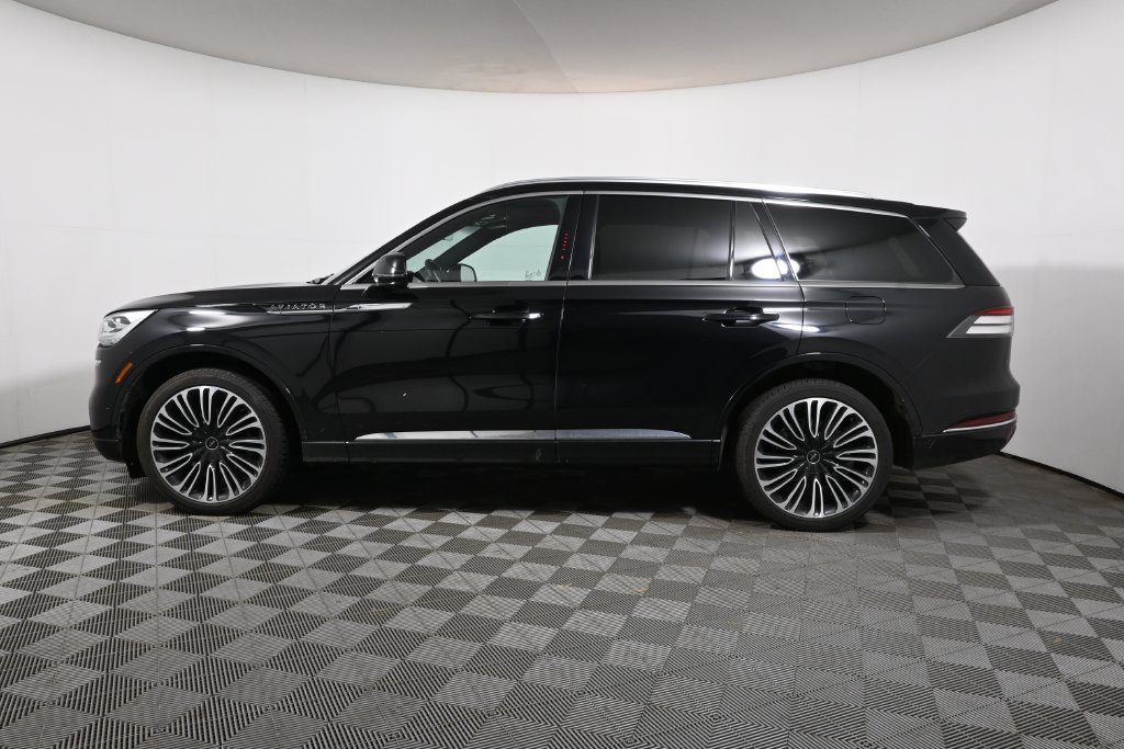 Used 2023 Lincoln Aviator Black Label w/ Dynamic Handling Package AWD/4WD image 2