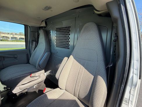 Used 2021 Chevrolet Express 2500 w/ Driver Convenience Package image 14