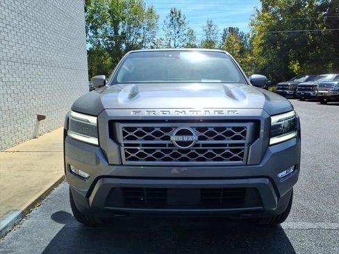 Used 2024 Nissan Frontier SL w/ Technology Package image 2