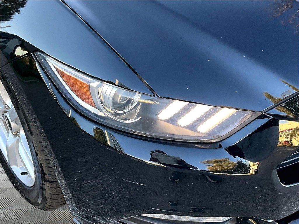 Used 2015 Ford Mustang Coupe RWD image 31