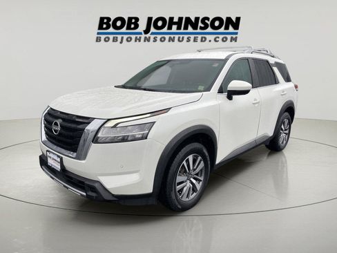 Used 2023 Nissan Pathfinder SL AWD/4WD image 7