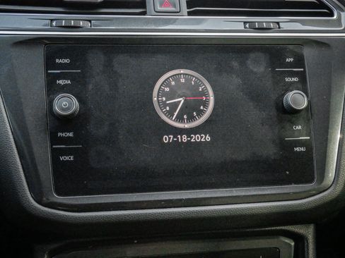 Used 2022 Volkswagen Tiguan SE AWD/4WD image 23