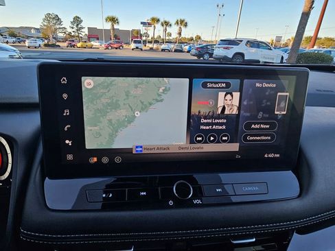 Certified 2025 Nissan Rogue SL w/ Tech Package FWD image 23