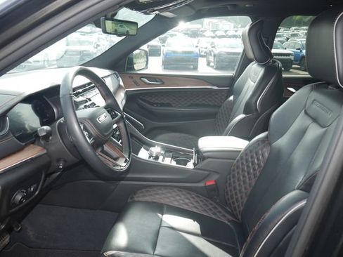 Used 2023 Jeep Grand Cherokee Summit w/ Adv Protech Group IV AWD/4WD image 3
