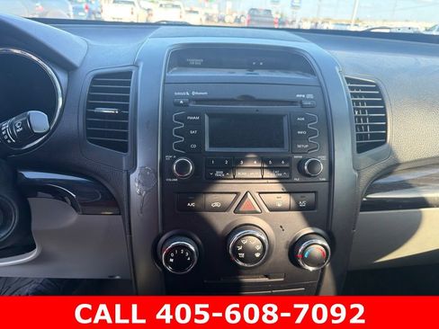 Used 2011 Kia Sorento LX FWD image 9